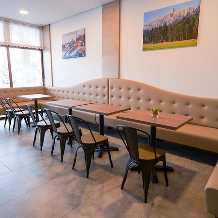 Hotel Baron Smlednik Luaran gambar