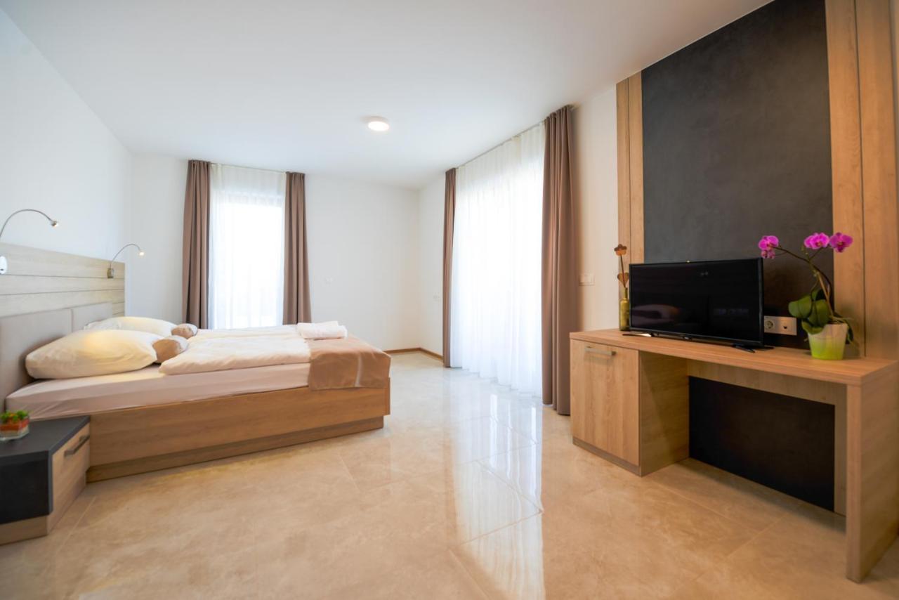 Hotel Baron Smlednik Luaran gambar