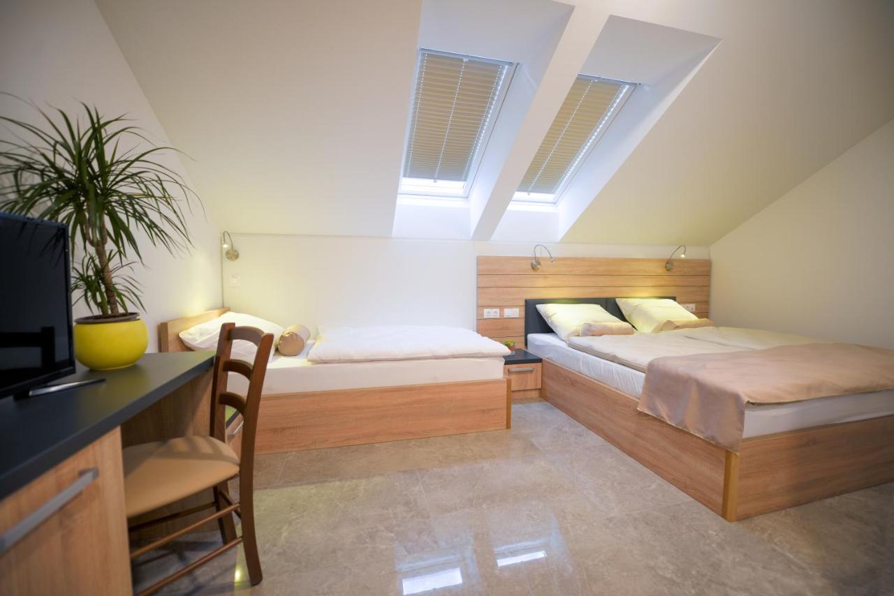 Hotel Baron Smlednik Luaran gambar