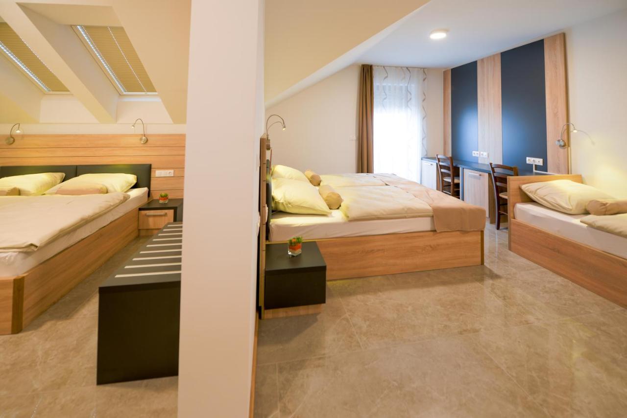 Hotel Baron Smlednik Luaran gambar