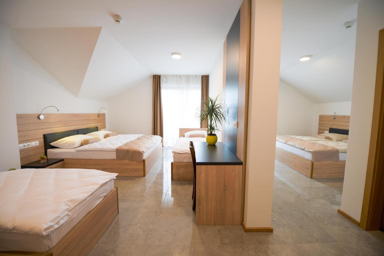 Hotel Baron Smlednik Luaran gambar