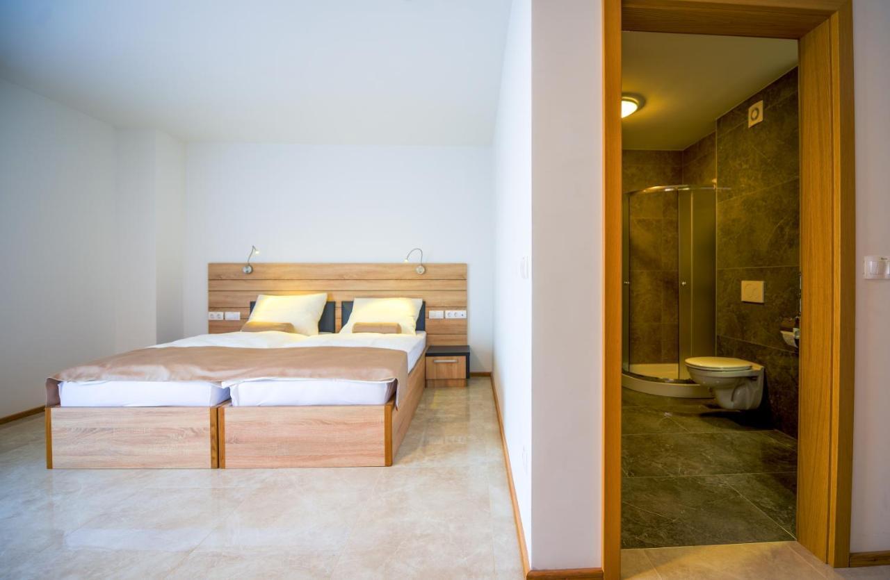 Hotel Baron Smlednik Luaran gambar