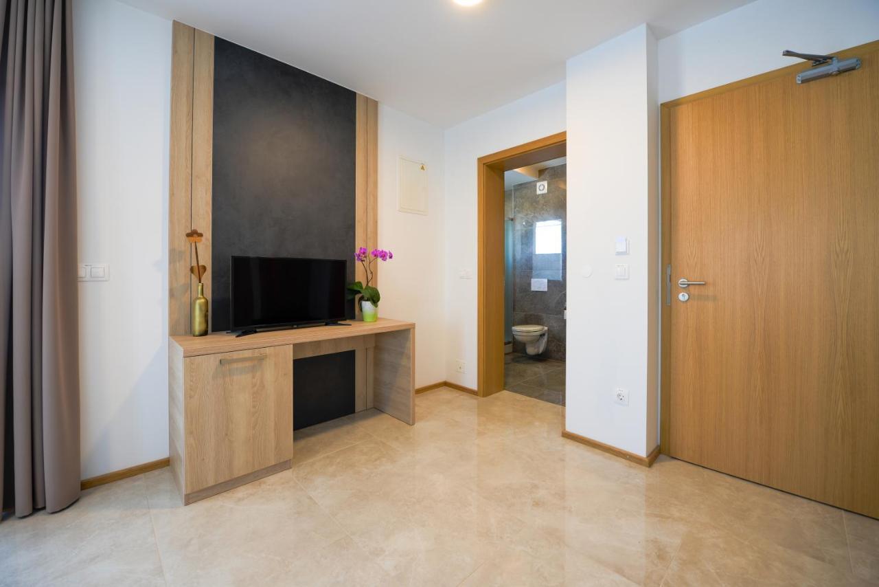 Hotel Baron Smlednik Luaran gambar