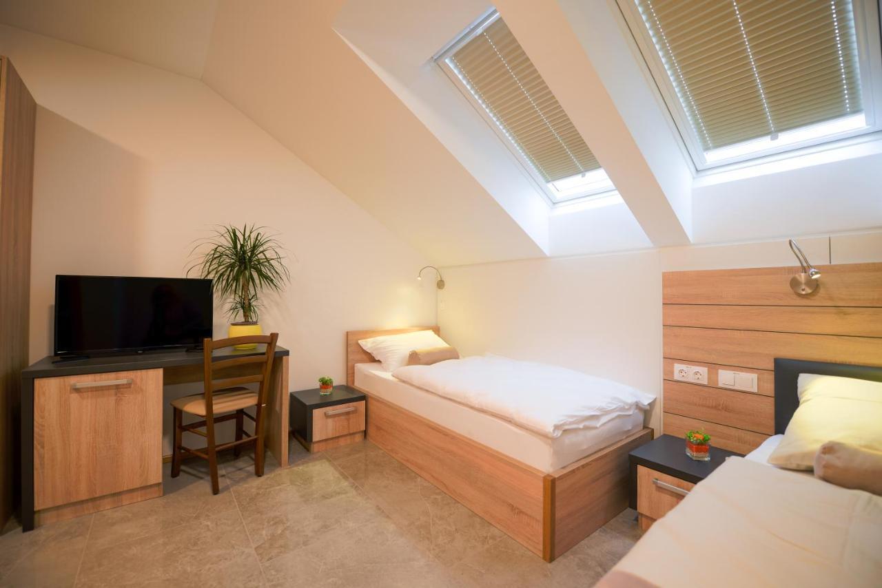 Hotel Baron Smlednik Luaran gambar